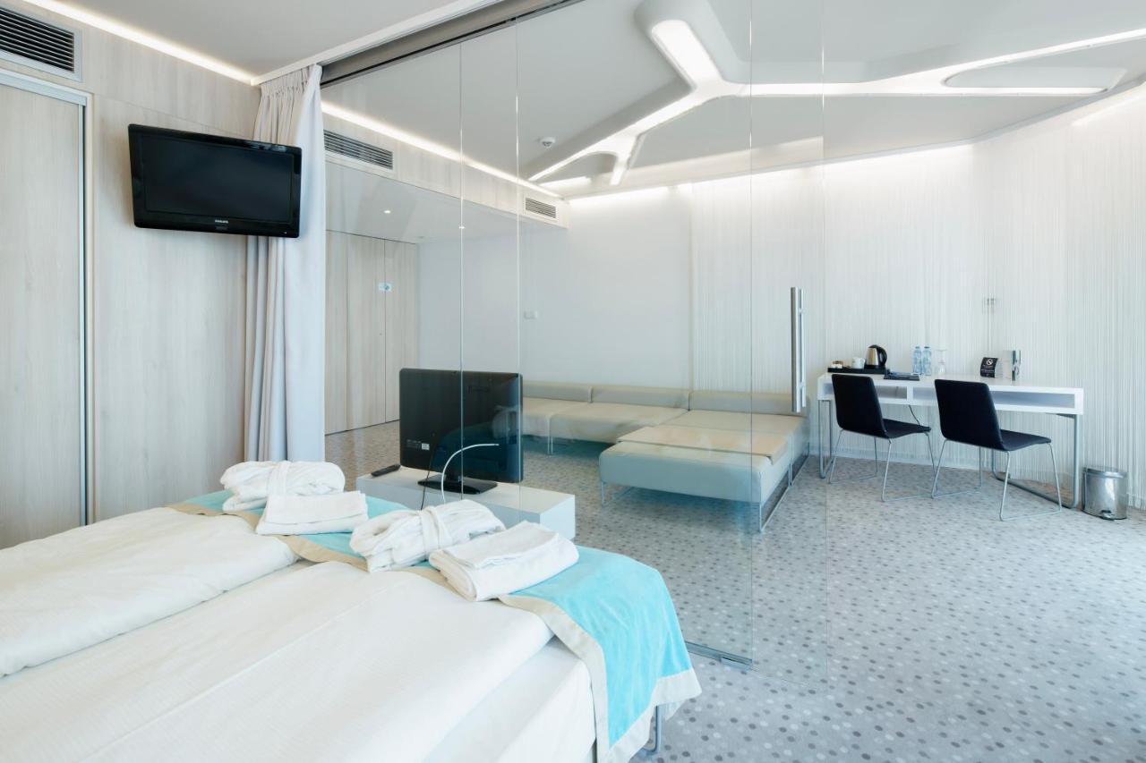 Ultra Marine By Zdrojowa Hotel Kołobrzeg Kültér fotó